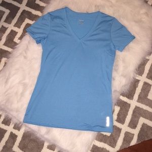 ⭐️Reebok top. Never worn!